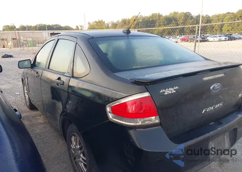 2008 Ford Focus Se/Ses z USA, uszkodzony, nr VIN 1FAHP35N08W284698